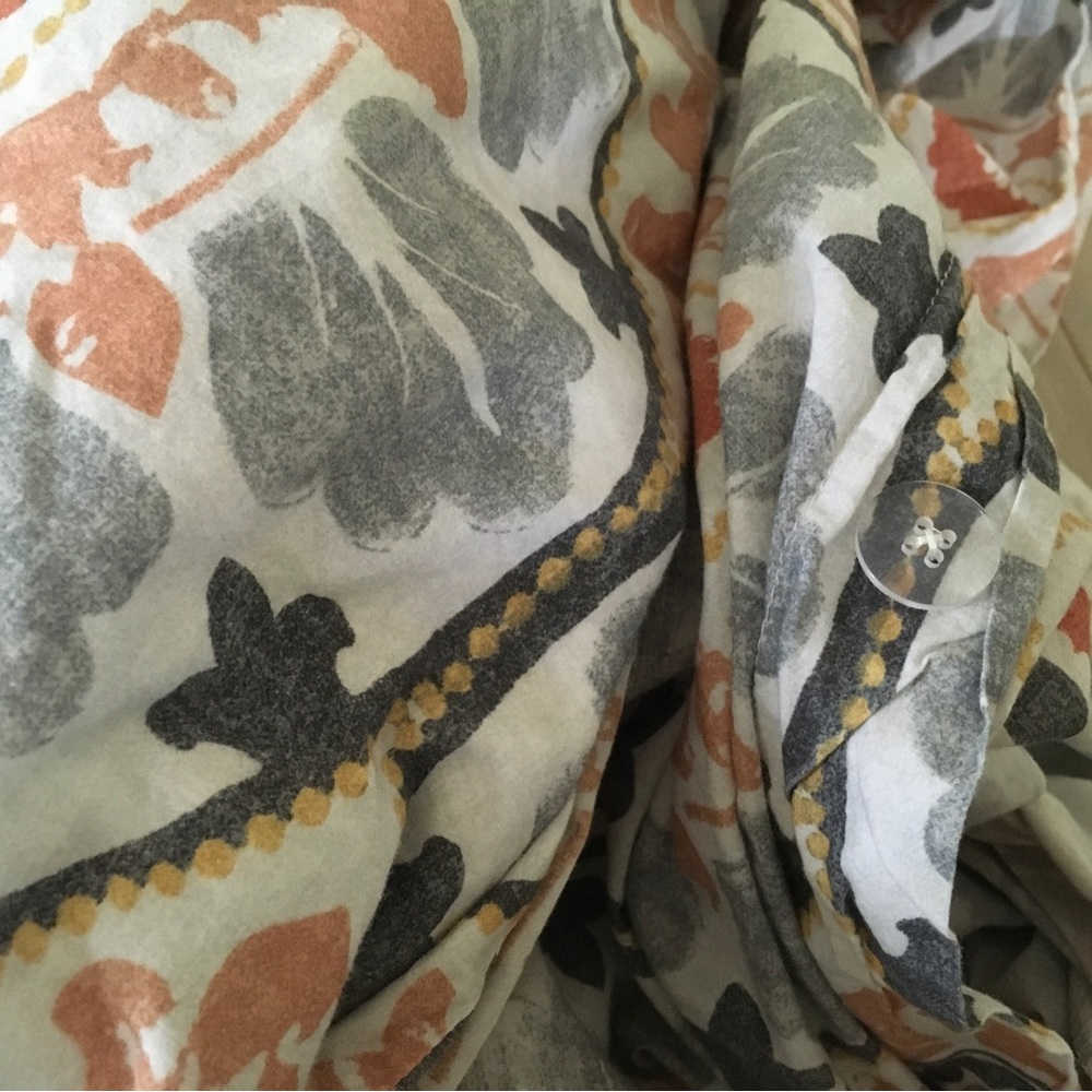 Pottery Barn Veronica Medallion queen Duvet Cover with two standard pillow shams - Picture 6 of 6